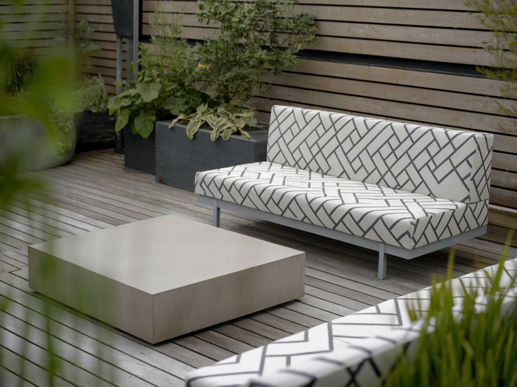 coussin extérieur : les tendances actuelles en déco de jardin